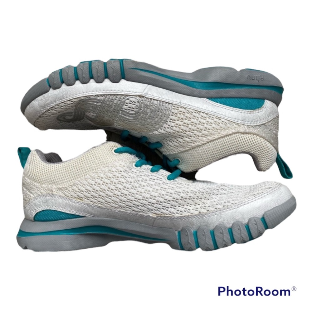 Ahnu Womens Yoga Sport/Flex Cross Trainer Sneakers